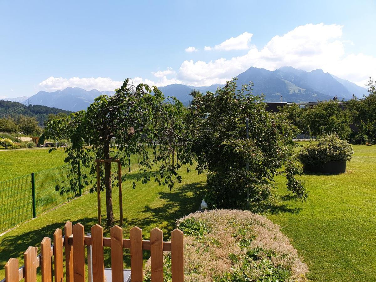 Ferienwohnung Metzler - Blick auf die Berge Göfis Exterior foto